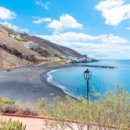 Spacious With Private Parking * Radazul