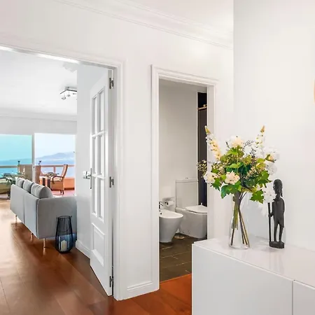 Spacious With Private Parking * Radazul